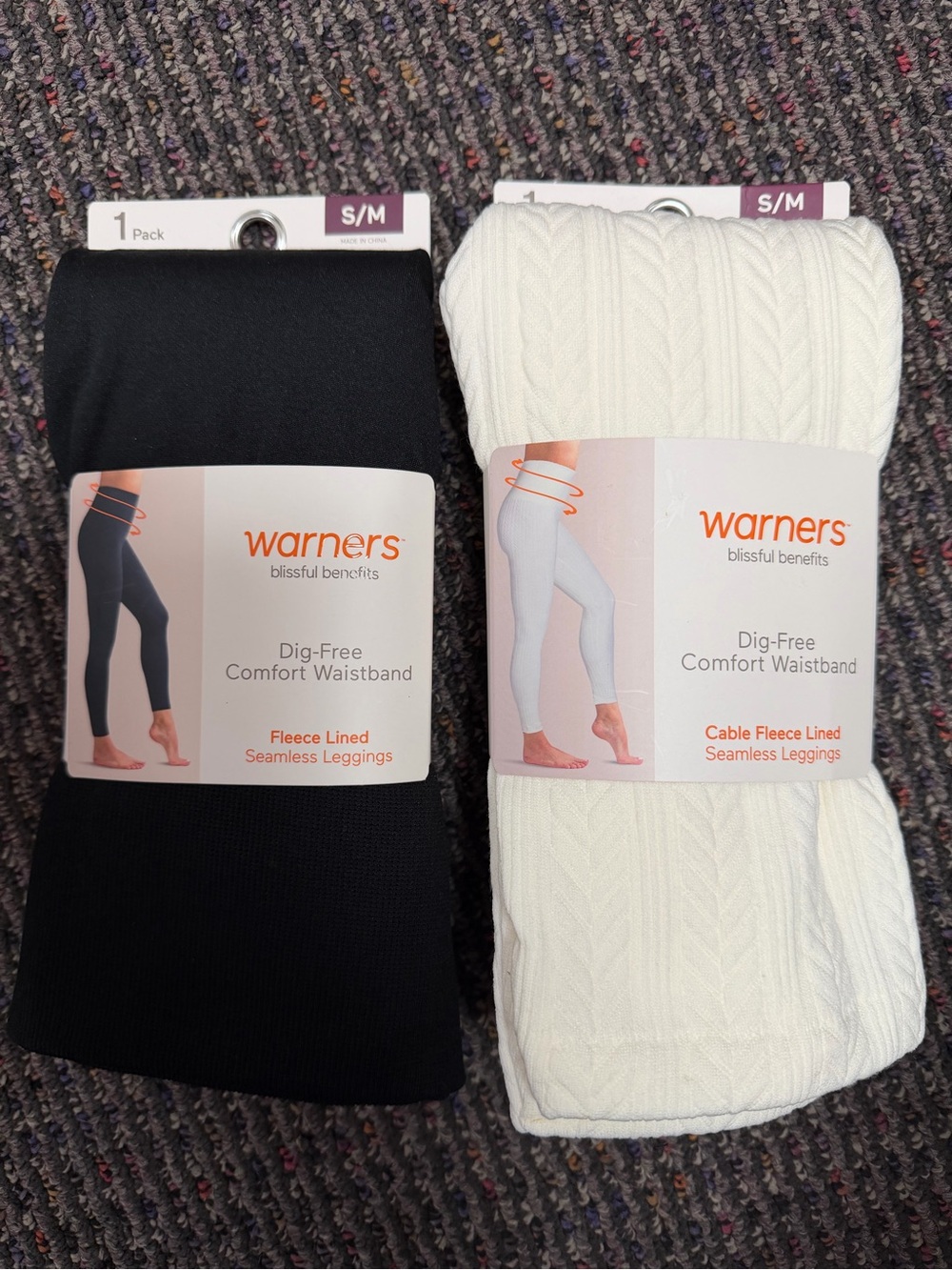 Warner's Dig-Free Comfort Waistband Leggings - Black & White Cable size S/M